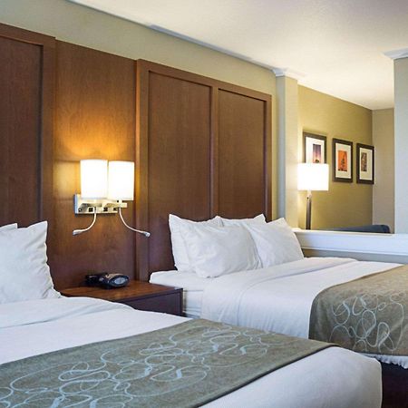 คอมฟอร์ต สวีท โฮเต็ล ไมนอต Hotel ไมน็อท ภายนอก รูปภาพ