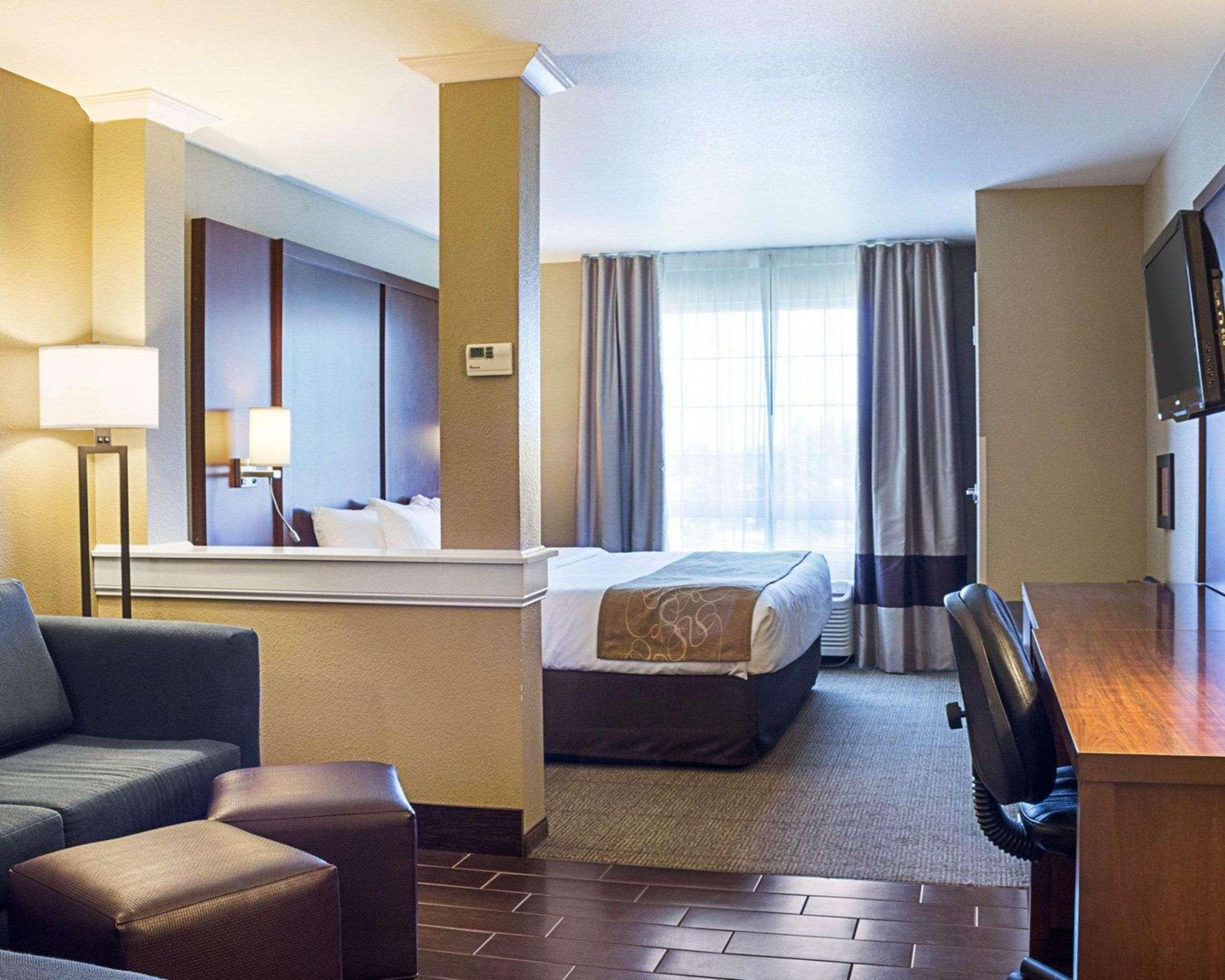 คอมฟอร์ต สวีท โฮเต็ล ไมนอต Hotel ไมน็อท ภายนอก รูปภาพ