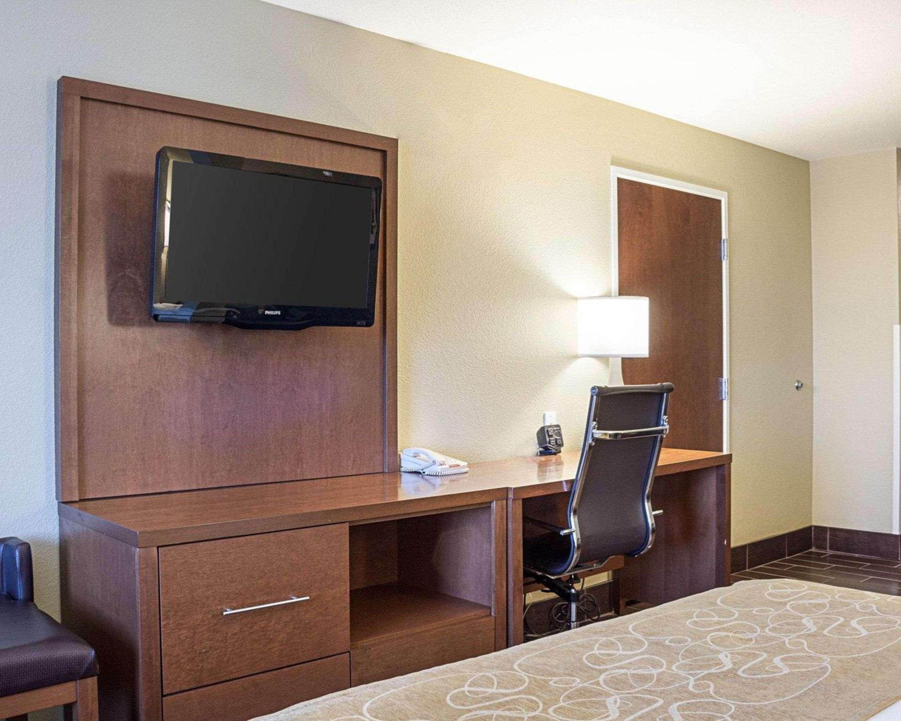 คอมฟอร์ต สวีท โฮเต็ล ไมนอต Hotel ไมน็อท ภายนอก รูปภาพ