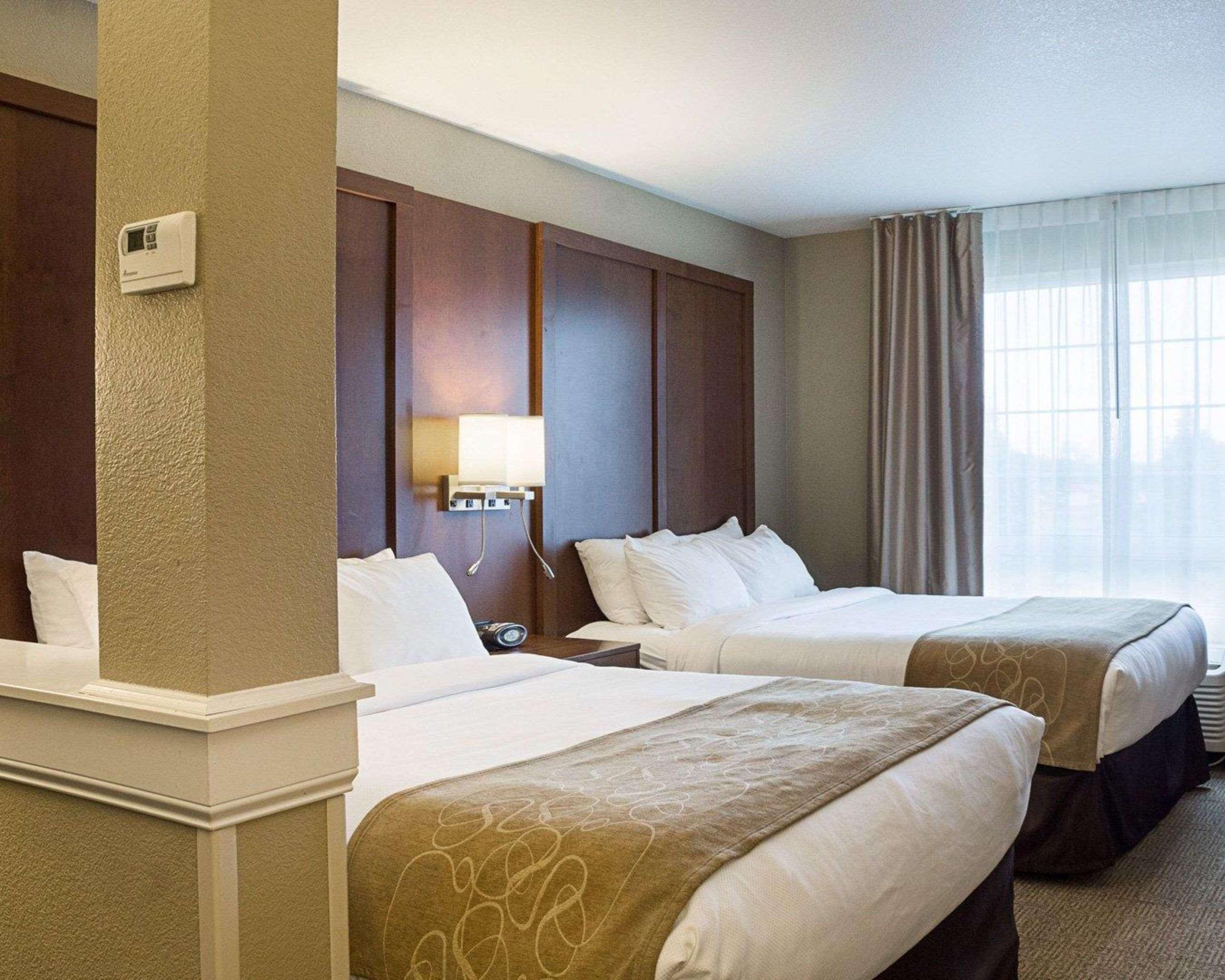 คอมฟอร์ต สวีท โฮเต็ล ไมนอต Hotel ไมน็อท ภายนอก รูปภาพ