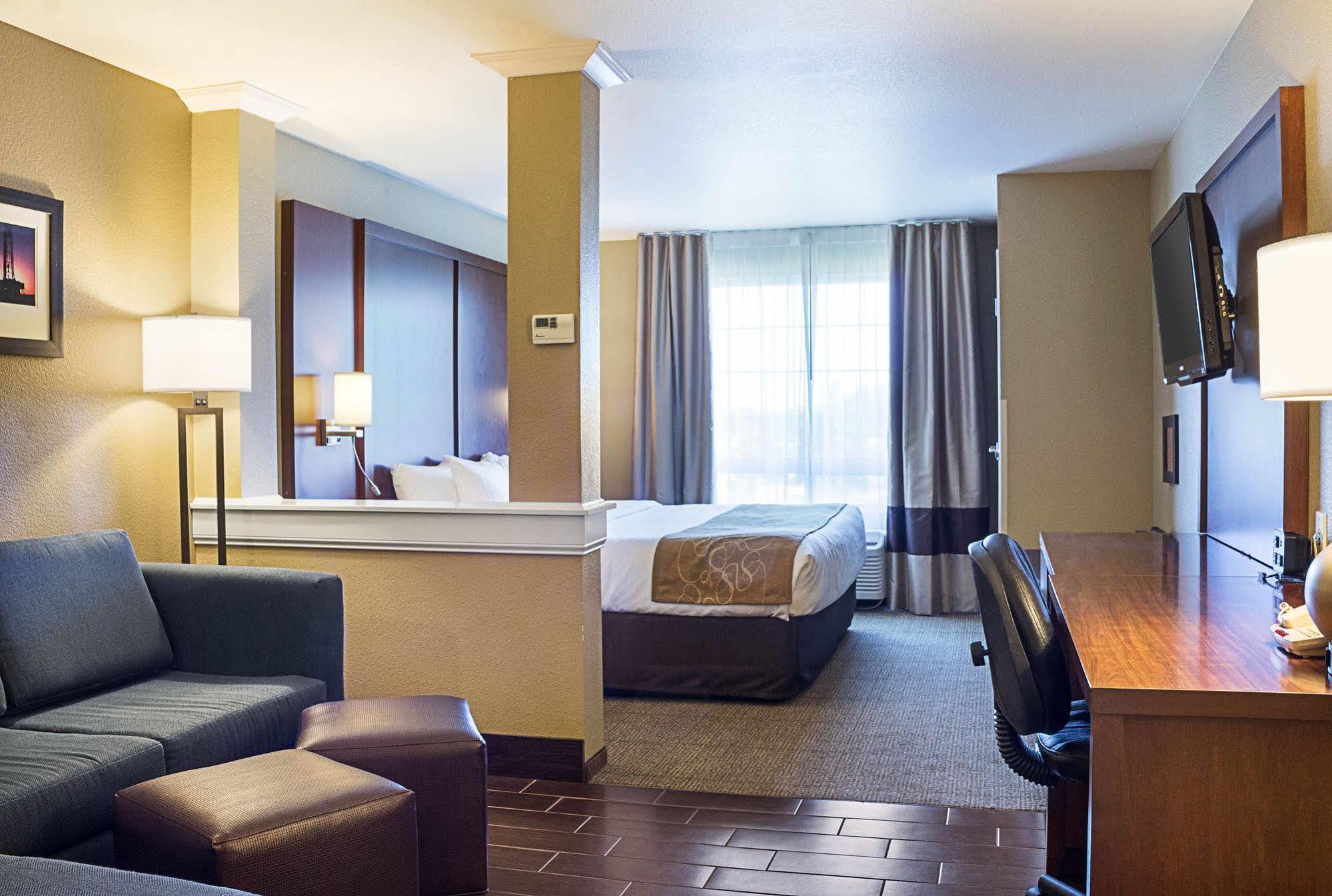 คอมฟอร์ต สวีท โฮเต็ล ไมนอต Hotel ไมน็อท ภายนอก รูปภาพ