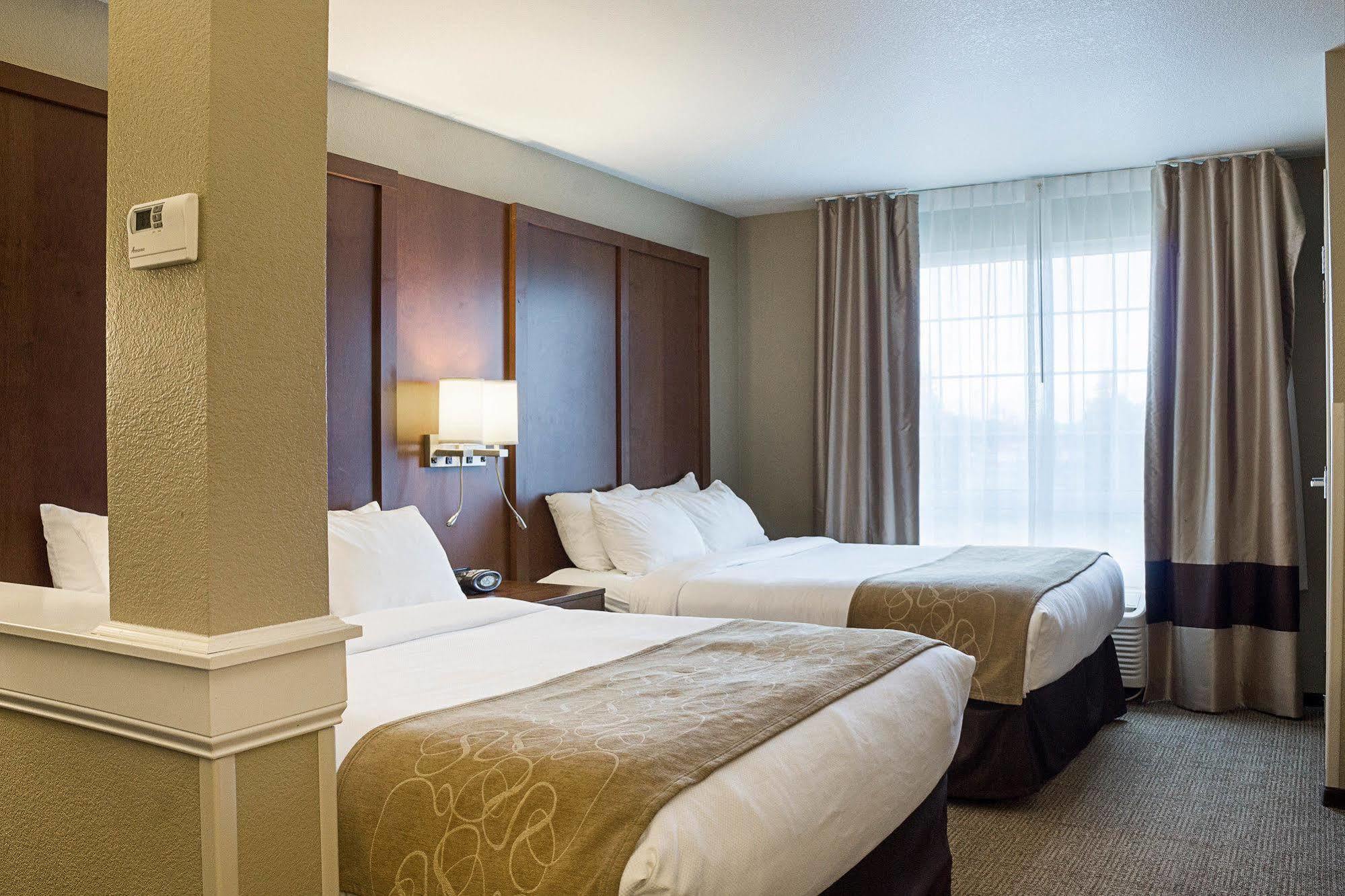 คอมฟอร์ต สวีท โฮเต็ล ไมนอต Hotel ไมน็อท ภายนอก รูปภาพ